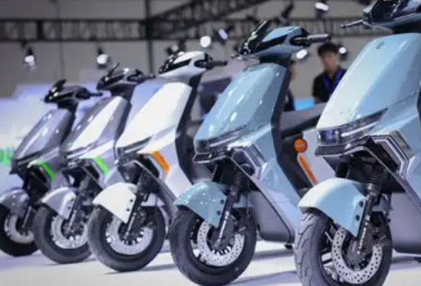 東田12.2英寸三防平板終端,賦能電動(dòng)車健康檢查高效升級(jí)