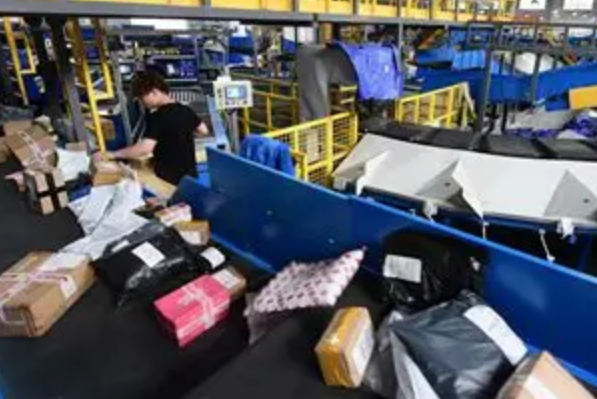 8寸三防平板賦能現代物流——倉儲與快遞管理